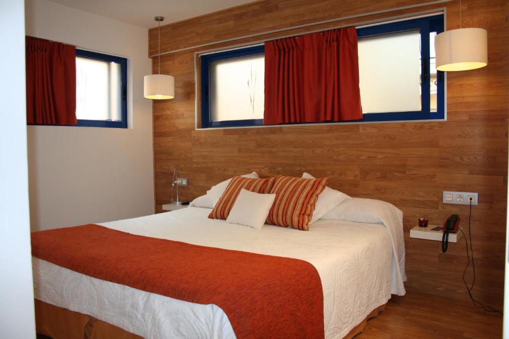 Hotel Fetiche Alojamiento Con Encanto เบนิดอร์ม ห้อง รูปภาพ
